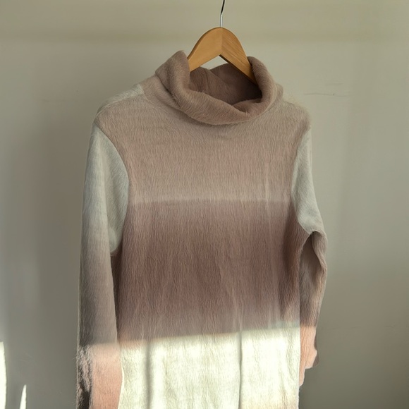 Maria Stanley Tawni Sweaterdress in Blush Ombre 🎀 - Picture 2 of 7